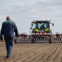 Een ondernemer aan het werk in de akkerbouw