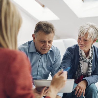 Mensen in gesprek over vrijgesteld schenken